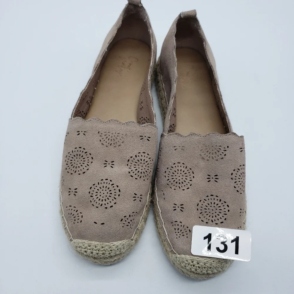 𝅺CROWN Vintage Clover women US 10 tan taupe laser cut leather upper espadrilles